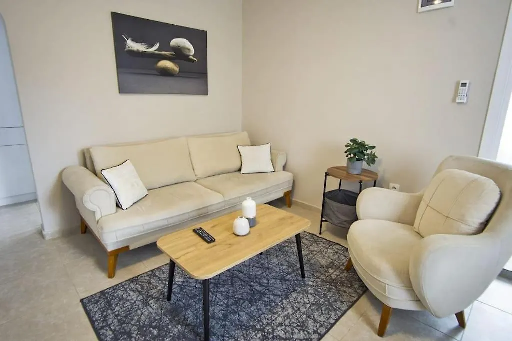 Cozy And Central Apartment With Shared Pool Near Beach In Bodrum